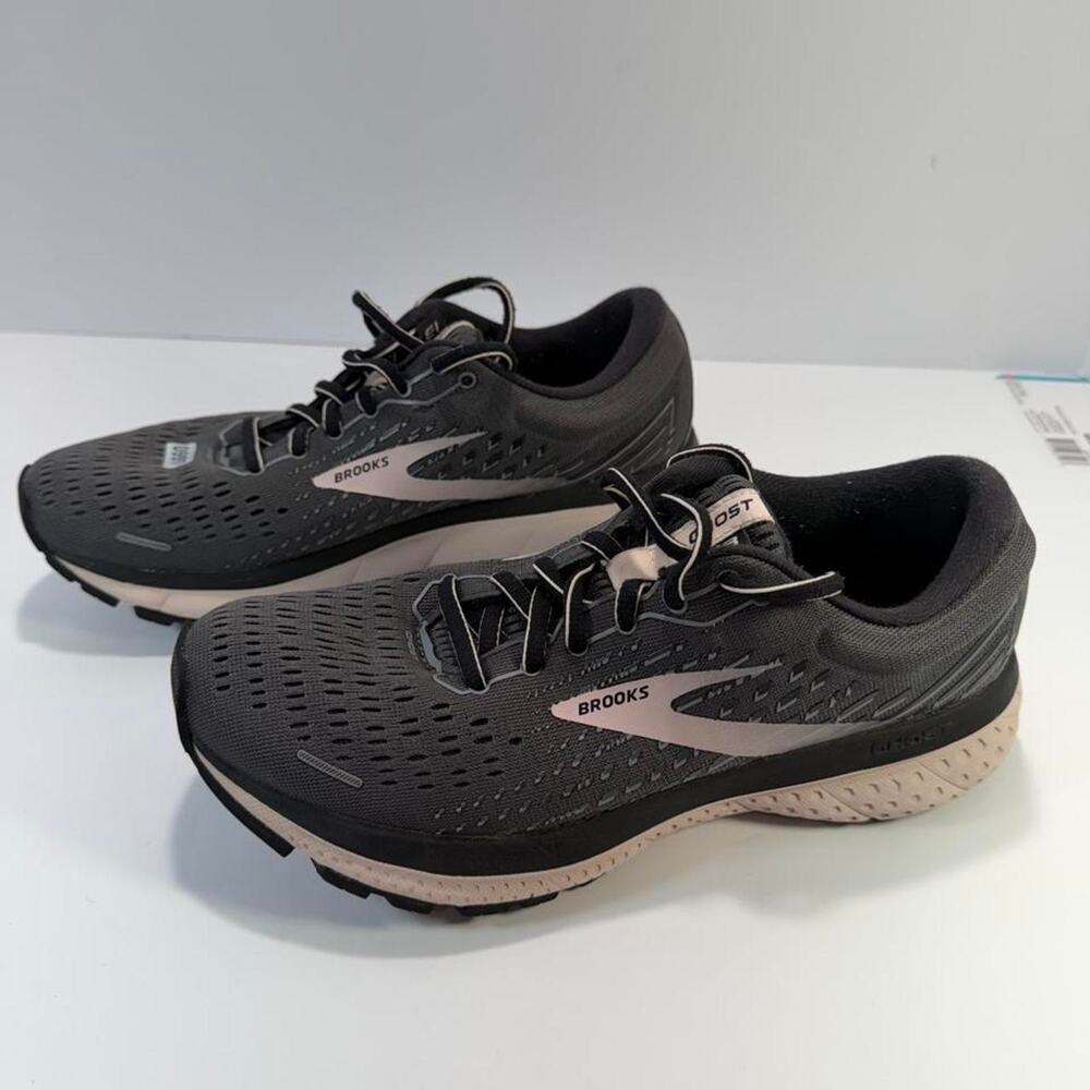 Brooks Ghost 13 Womens Size 6.5 B Medium Black Grey Running Shoes size US 6.5